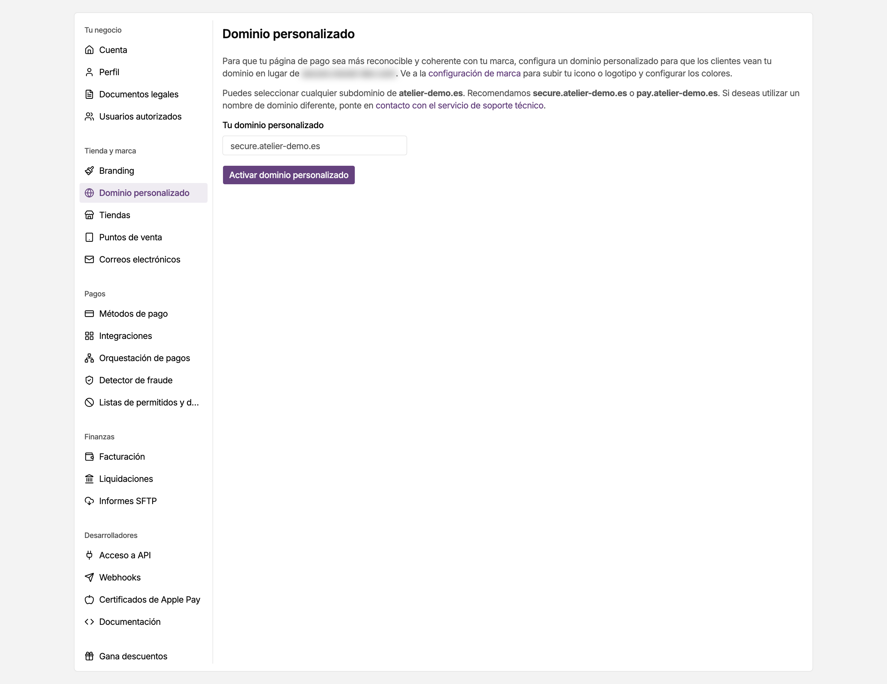 Página Dominio personalizado en los ajustes del panel de MONEI, donde introduces el subdominio que verán tus clientes en tu página de pago