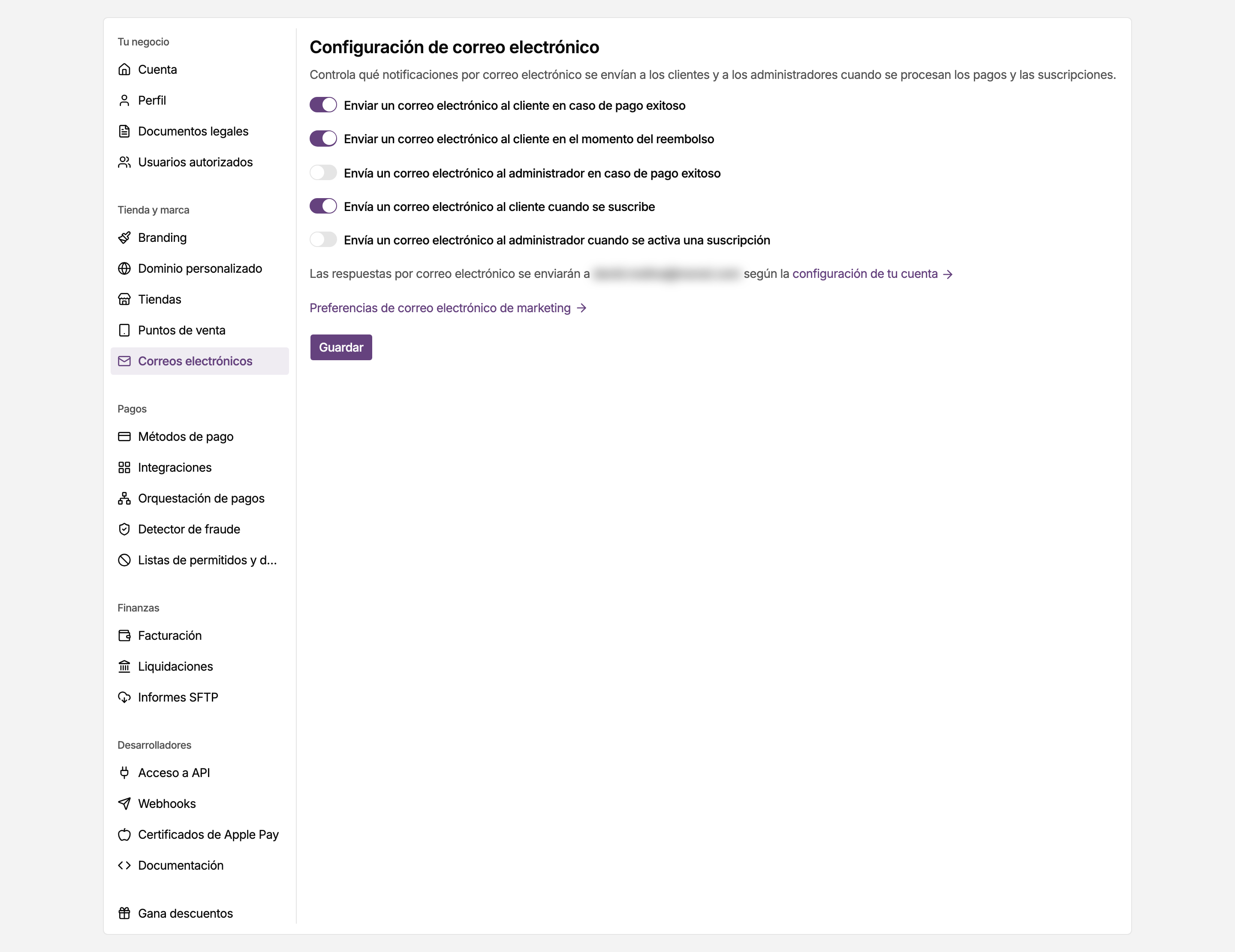 Página Correos electrónicos en los ajustes del panel de MONEI, donde eliges las notificaciones que envía MONEI