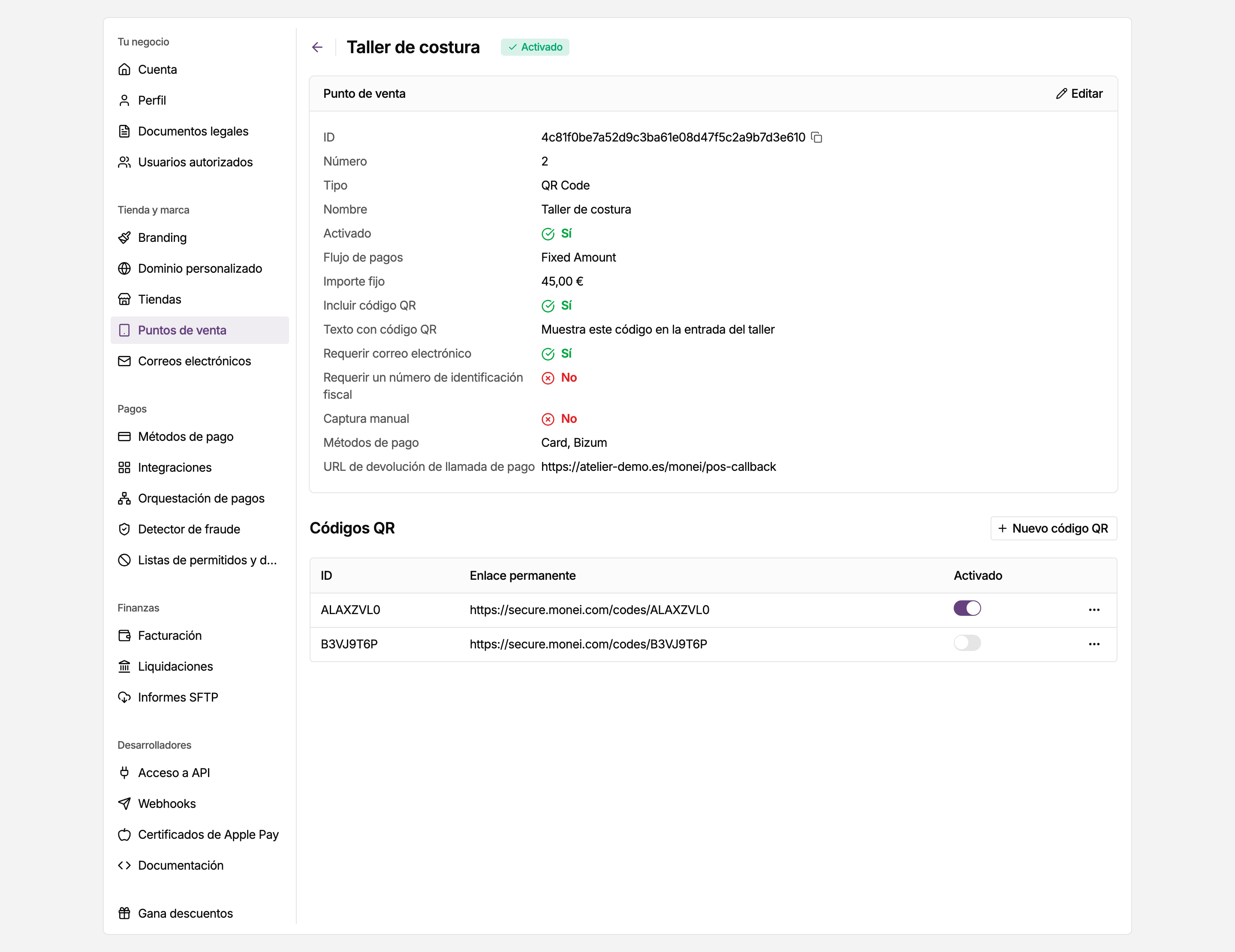 Página de detalle de un punto de venta en el panel de MONEI, con sus ajustes de pago sobre la lista de códigos QR y sus enlaces de pago permanentes